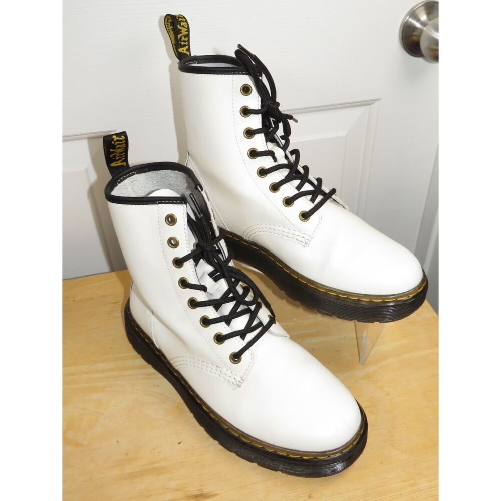 Dr Doc Martens Zavala Boots Women Size 8 EU 39 White Leather Casual Combat UK 6